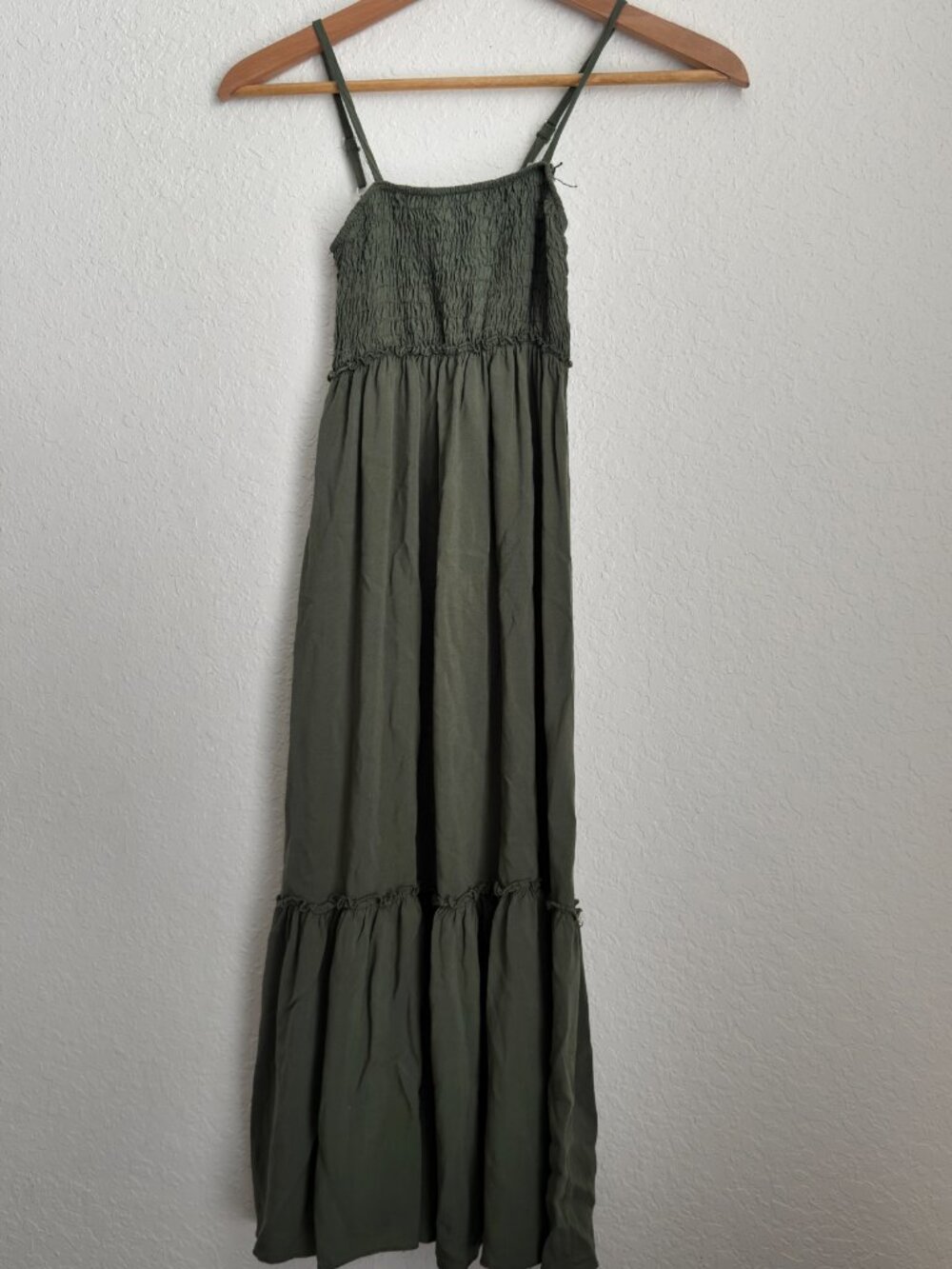 Persaya Girl, Girls M Olive Green Smocked Maxi Dress. (B)